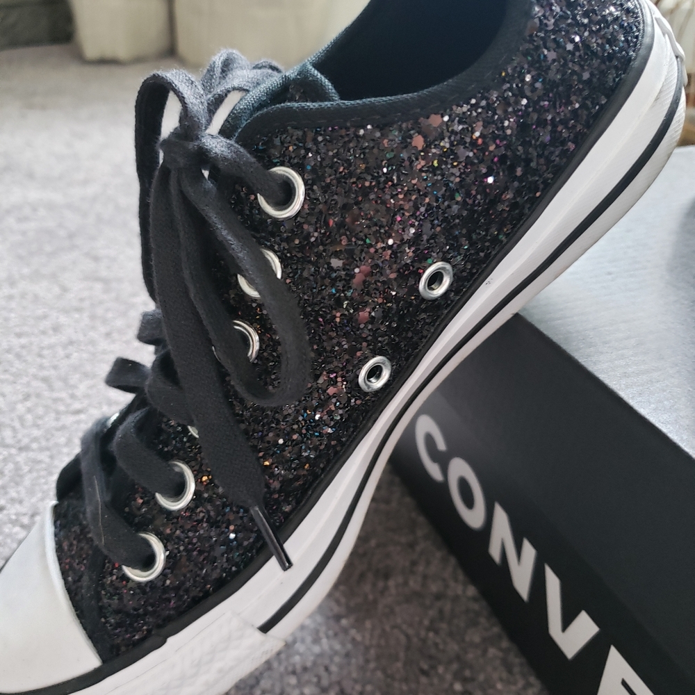 Converse all star.. Size 6.5..black glitter ..worn once